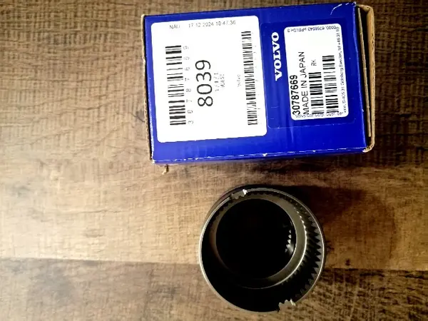 Втулка раздаточной коробки Volvo 30787669