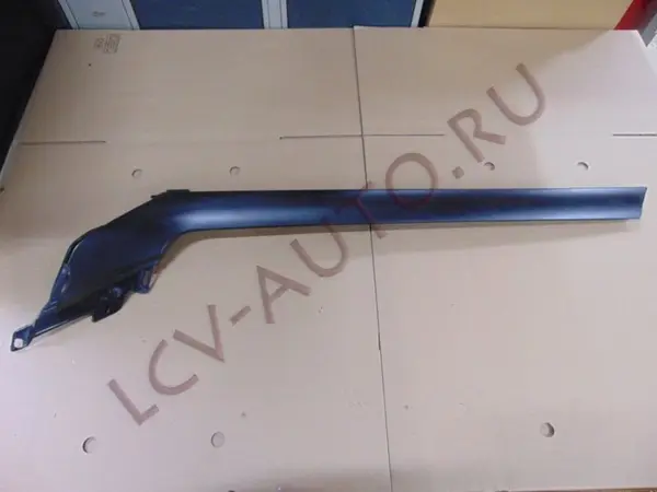 4621064 Молдинг лобового стекла правый FORD