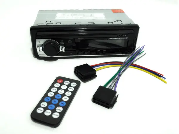 1Автомагнитола E5-520 MP3 , bluetooth , большой экран