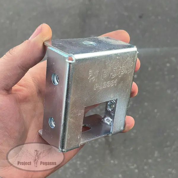 Кронштейн заднего бампера Range Rover P38
