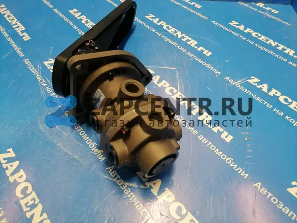 Педаль тормозная (главный кран) HD-120 D6DA 19