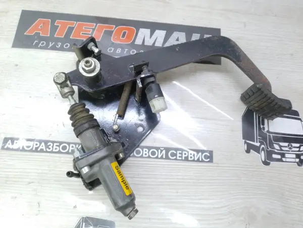 Главный цилиндр сцепления C41R13376123102 Паз 320405-04